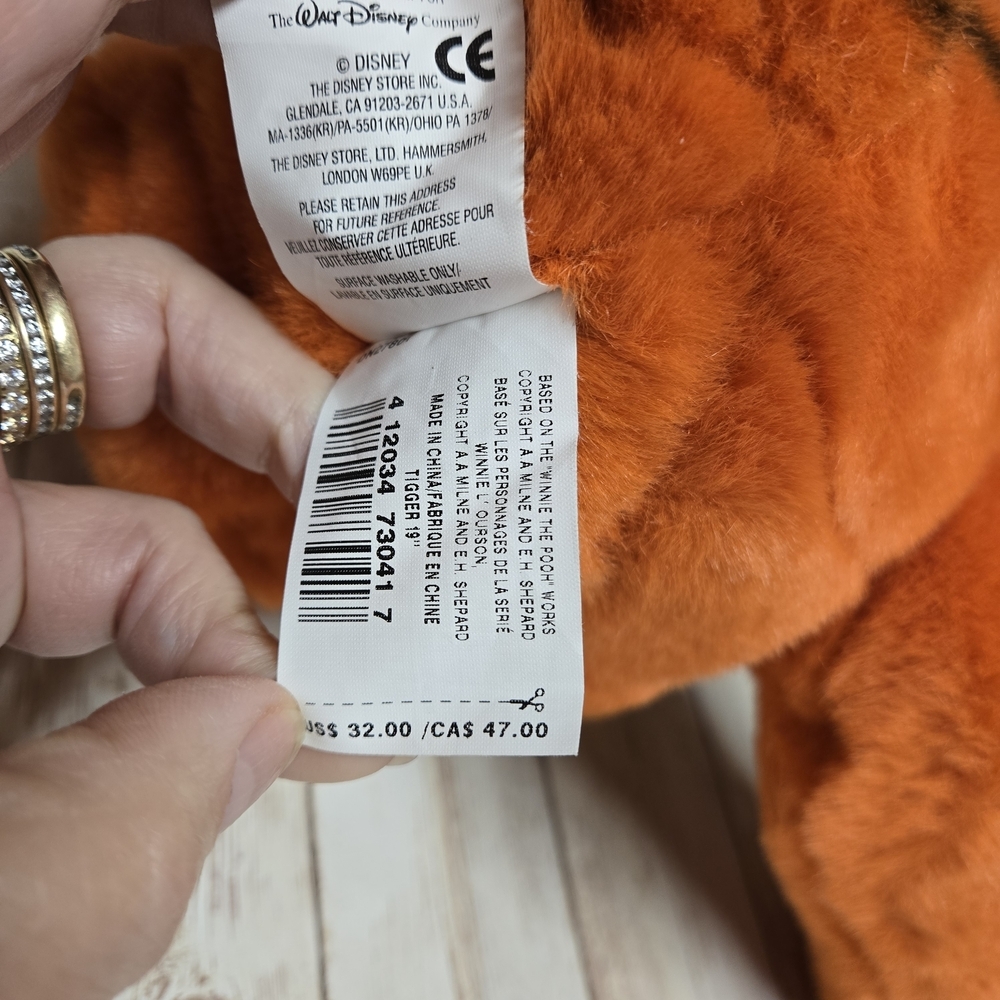 VTG Disney Store Exclusive  Tigger 19" Plush Winnie the Pooh Authentic - Picture 7 of 12